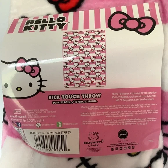Sanrio Hello Kitty Silk Touch Throw Striped‎ Bows And Stripes Pink 50"x70" NEW - Picture 3 of 6